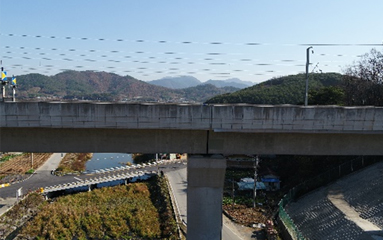 드론으로 찍은 다리사진 